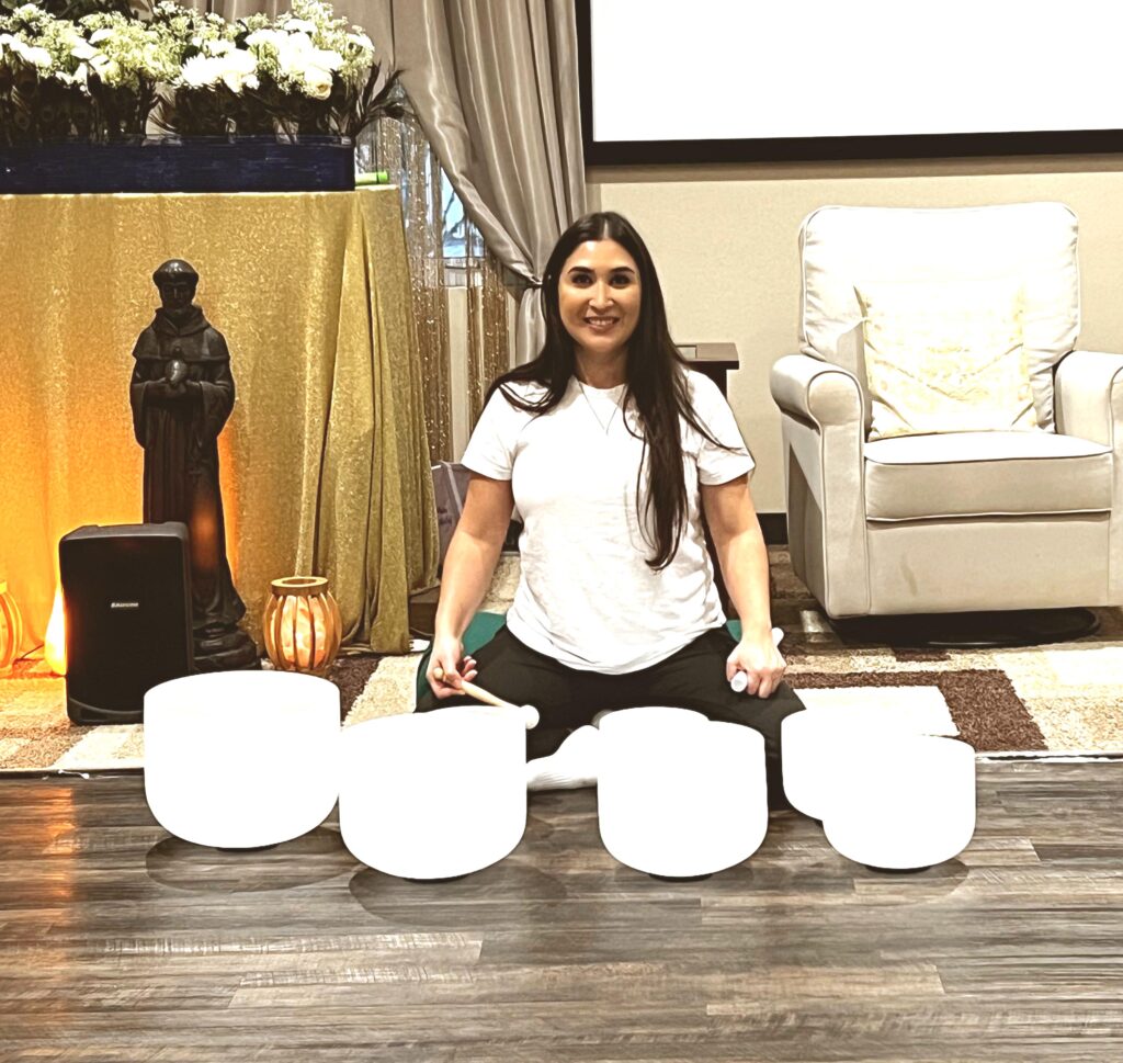 Crystal Healing, Pranic Healing, Alternative Medicine, Holistic Approach, Meditation, Reiki, Yoga, Chakras, Extractors, Laser, Energy Healing, Alternative Medicine, Budha, Sanación Pránica, SP972